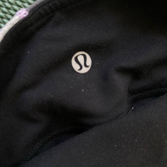Lululemon sz 6 yoga athletic shorts‎ - Picture 7 of 7